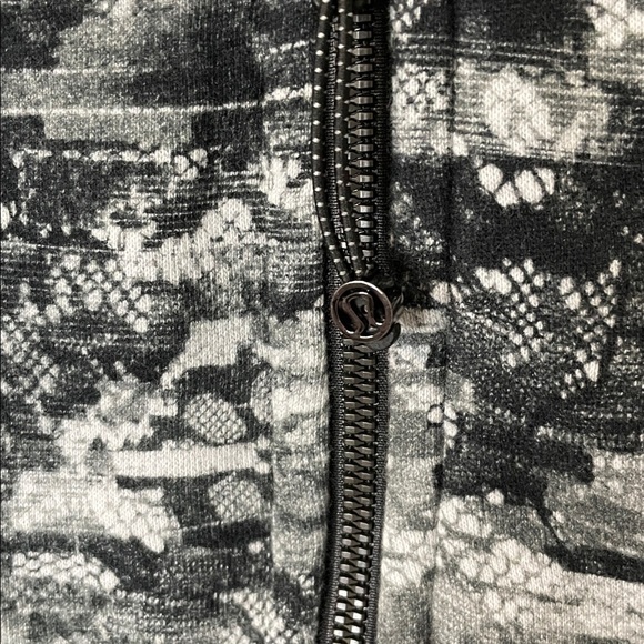 NWOT Lululemon Scuba Hoodie Jacket Full Zip Fleece Masked Lace Starlight Black 4 - Picture 3 of 14
